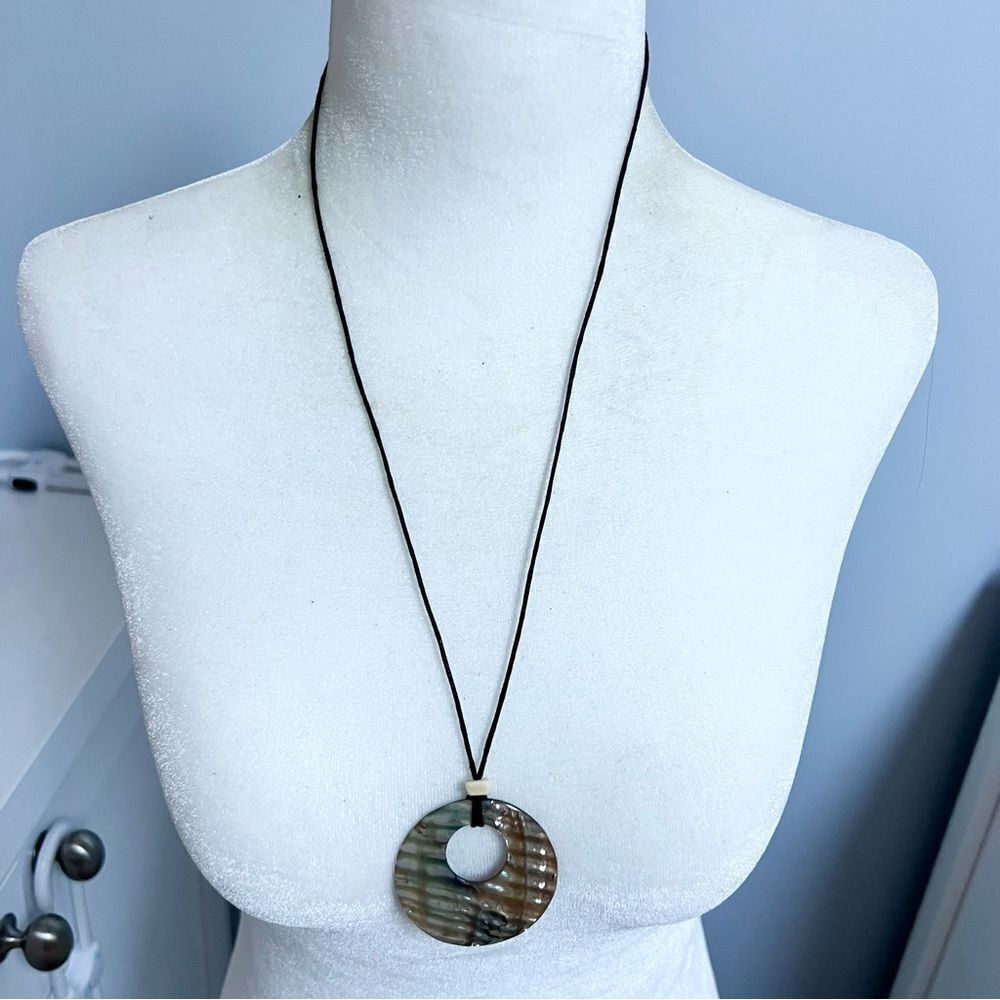 🍭4/$20 Handmade shell pendant necklace